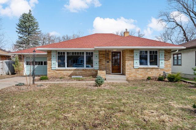 993 Hyacinth Avenue E, Saint Paul, MN 55106