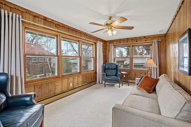 993 Hyacinth Avenue E, Saint Paul, MN 55106