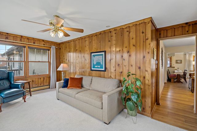 993 Hyacinth Avenue E, Saint Paul, MN 55106