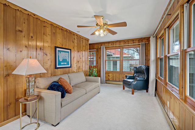 993 Hyacinth Avenue E, Saint Paul, MN 55106