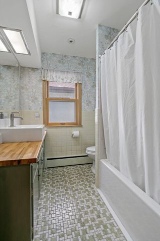 993 Hyacinth Avenue E, Saint Paul, MN 55106