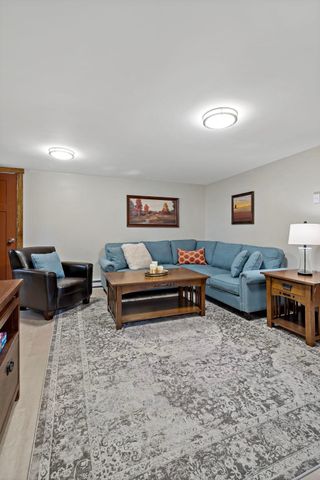 993 Hyacinth Avenue E, Saint Paul, MN 55106