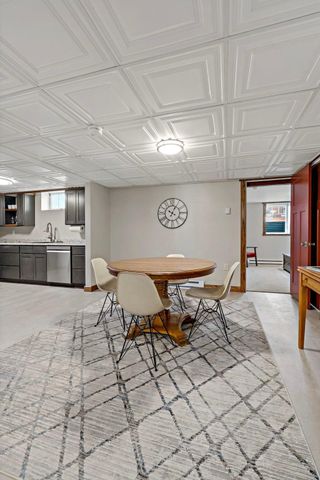 993 Hyacinth Avenue E, Saint Paul, MN 55106