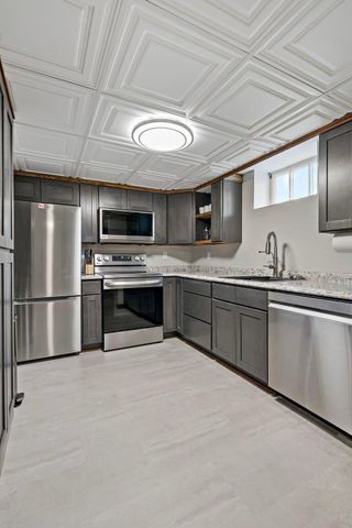 993 Hyacinth Avenue E, Saint Paul, MN 55106