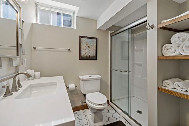 993 Hyacinth Avenue E, Saint Paul, MN 55106