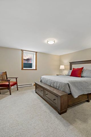 993 Hyacinth Avenue E, Saint Paul, MN 55106