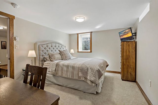 993 Hyacinth Avenue E, Saint Paul, MN 55106