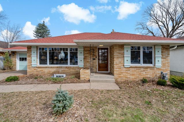 993 Hyacinth Avenue E, Saint Paul, MN 55106