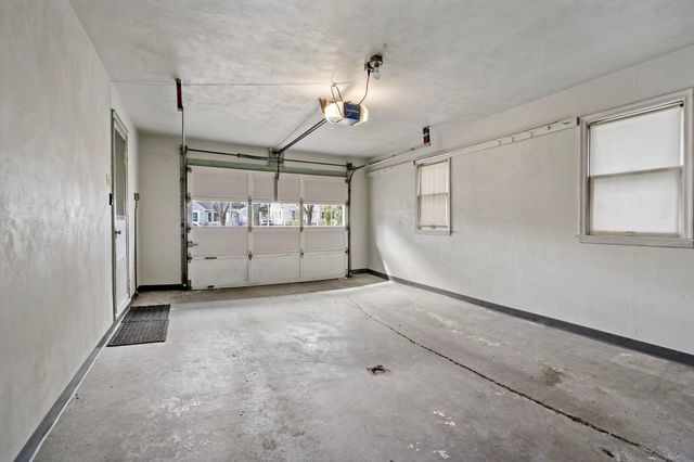 993 Hyacinth Avenue E, Saint Paul, MN 55106