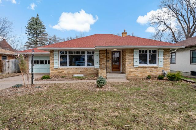 993 Hyacinth Avenue E, Saint Paul, MN 55106