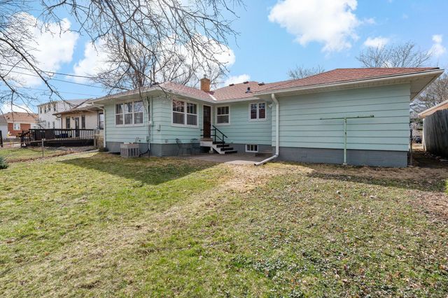 993 Hyacinth Avenue E, Saint Paul, MN 55106