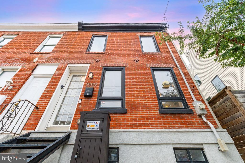 2009 DICKINSON ST, PHILADELPHIA, PA 19146 — photo 2