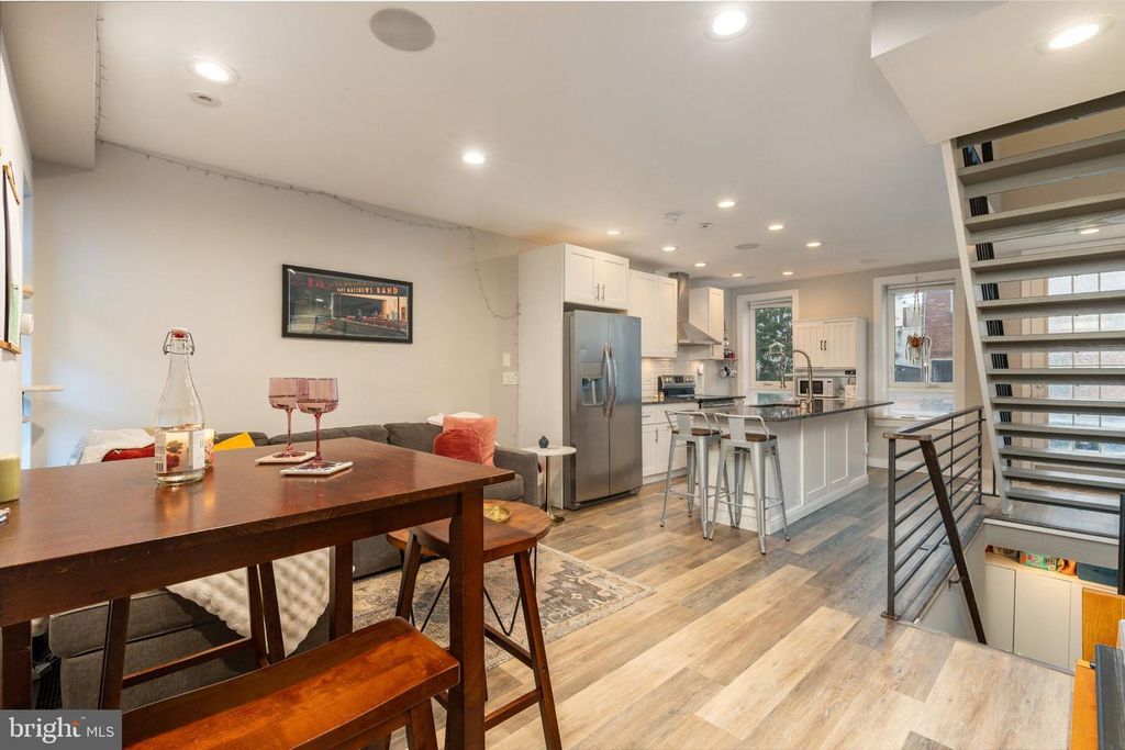 2009 DICKINSON ST, PHILADELPHIA, PA 19146 — photo 4