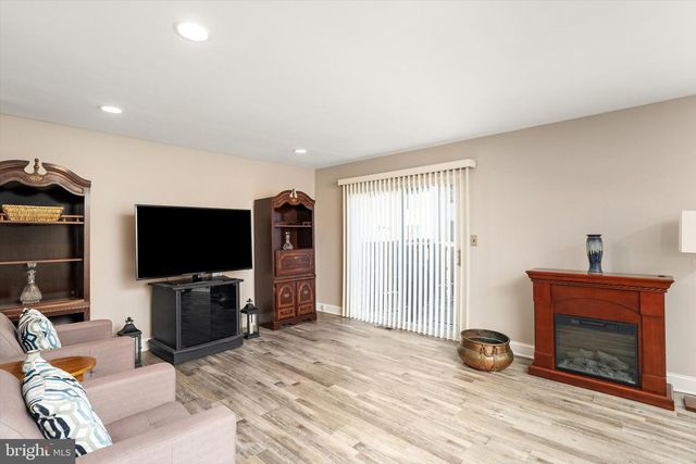 619 EDISON DR, Hightstown, NJ 08520