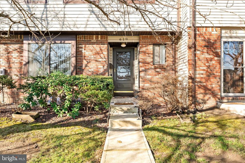 619 EDISON DR, Hightstown, NJ 08520