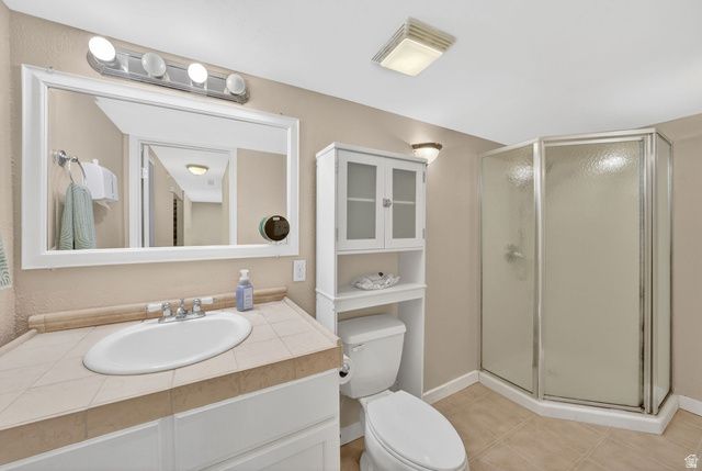 5382 W NORTHLILAC AVE, West Jordan, UT 84081