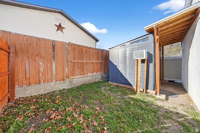 5382 W NORTHLILAC AVE, West Jordan, UT 84081