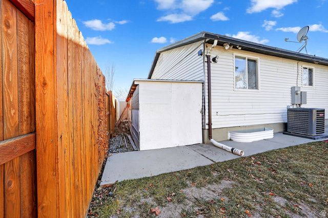 5382 W NORTHLILAC AVE, West Jordan, UT 84081