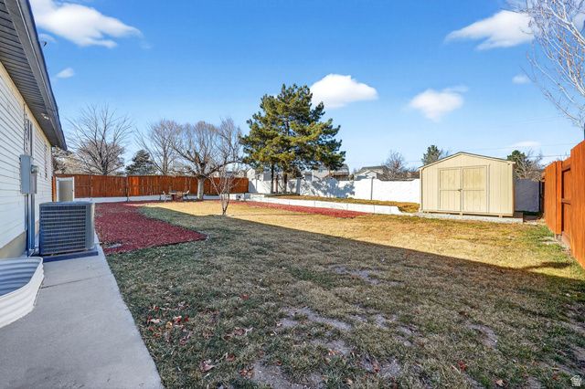 5382 W NORTHLILAC AVE, West Jordan, UT 84081