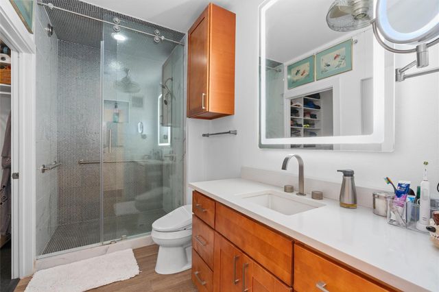 1900 Barton Springs RD 3031, Austin, TX 78704