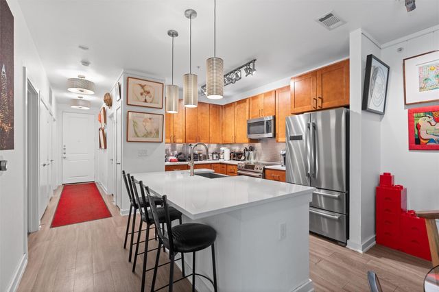 1900 Barton Springs RD 3031, Austin, TX 78704