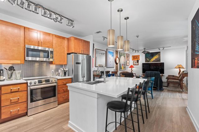 1900 Barton Springs RD 3031, Austin, TX 78704