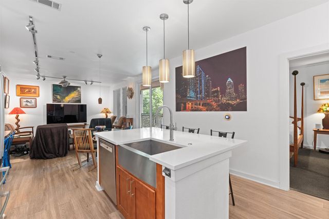 1900 Barton Springs RD 3031, Austin, TX 78704