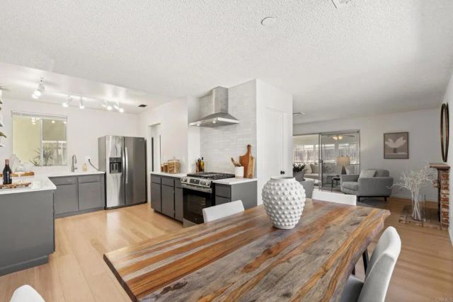 3133 Morningside Dr, Oceanside, CA 92056