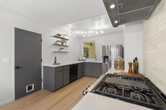 3133 Morningside Dr, Oceanside, CA 92056