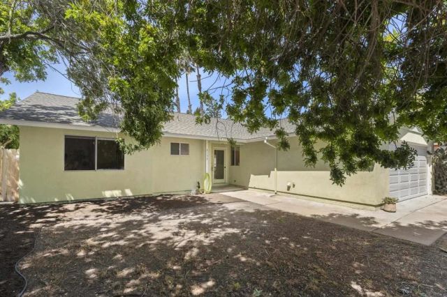 3133 Morningside Dr, Oceanside, CA 92056