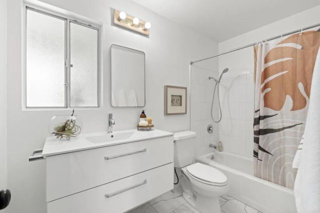 3133 Morningside Dr, Oceanside, CA 92056