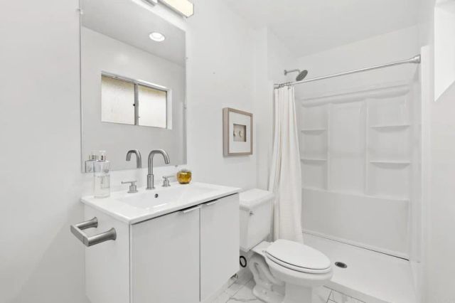 3133 Morningside Dr, Oceanside, CA 92056