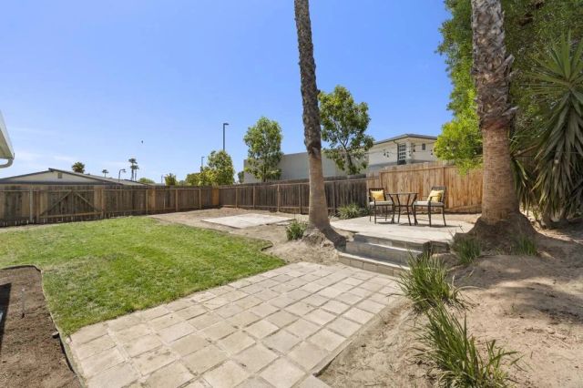 3133 Morningside Dr, Oceanside, CA 92056