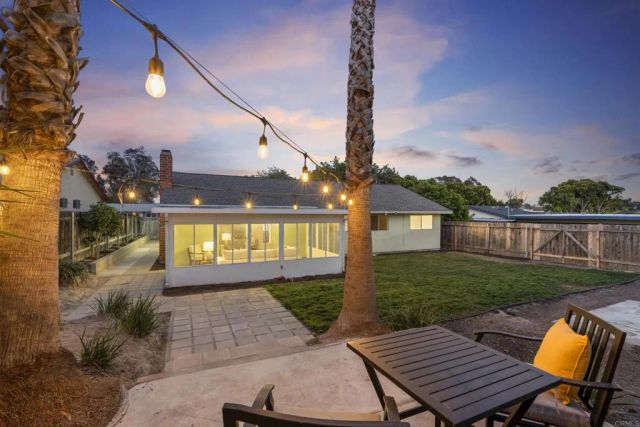 3133 Morningside Dr, Oceanside, CA 92056