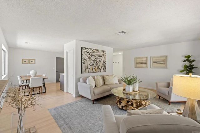 3133 Morningside Dr, Oceanside, CA 92056