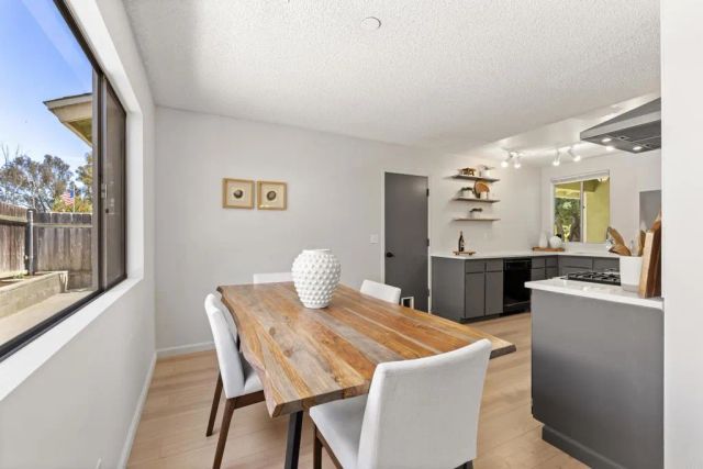 3133 Morningside Dr, Oceanside, CA 92056