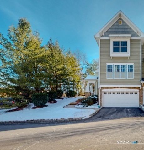 1 Lawrence Avenue 1, Danbury, CT 06810