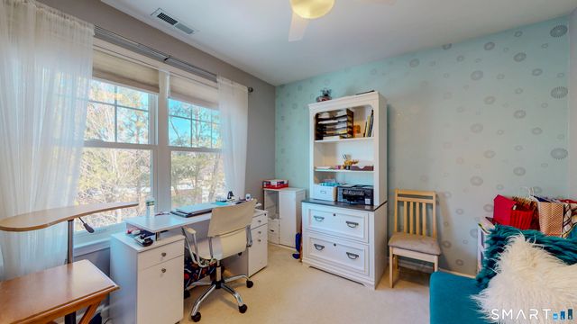 1 Lawrence Avenue 1, Danbury, CT 06810