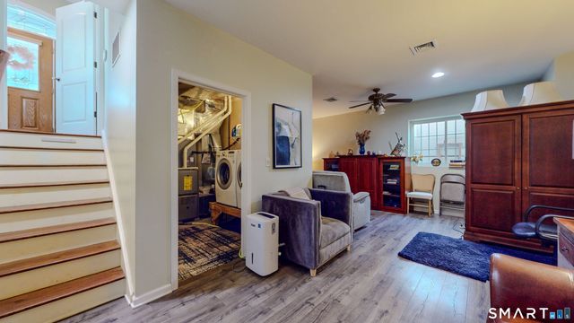 1 Lawrence Avenue 1, Danbury, CT 06810