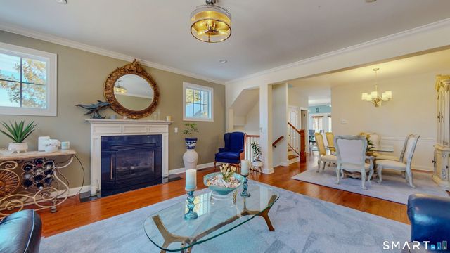 1 Lawrence Avenue 1, Danbury, CT 06810