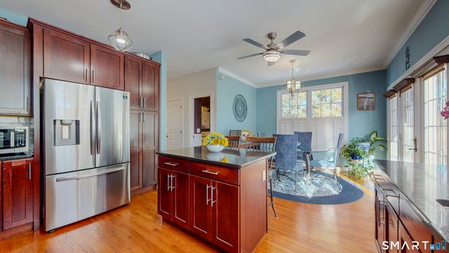 1 Lawrence Avenue 1, Danbury, CT 06810