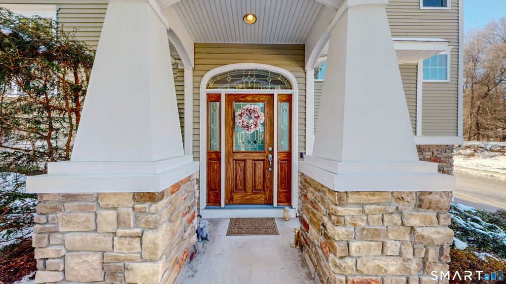 1 Lawrence Avenue 1, Danbury, CT 06810