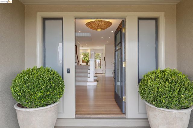340 San Carlos Ave., Piedmont, CA 94611