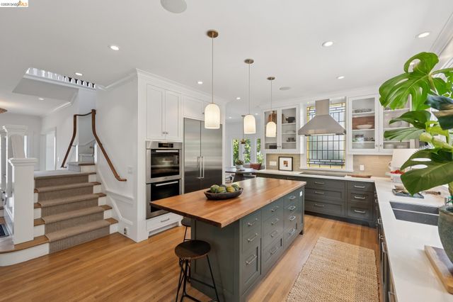 340 San Carlos Ave., Piedmont, CA 94611