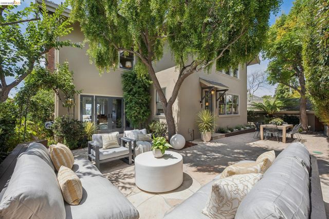 340 San Carlos Ave., Piedmont, CA 94611