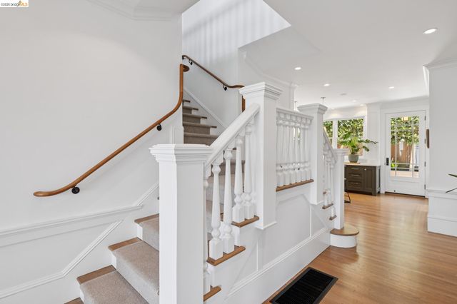 340 San Carlos Ave., Piedmont, CA 94611