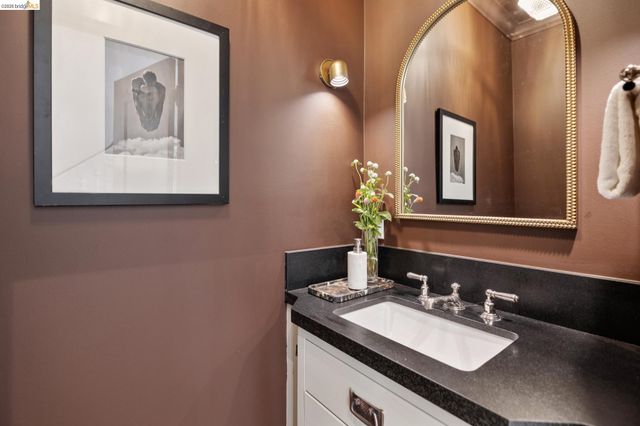 340 San Carlos Ave., Piedmont, CA 94611