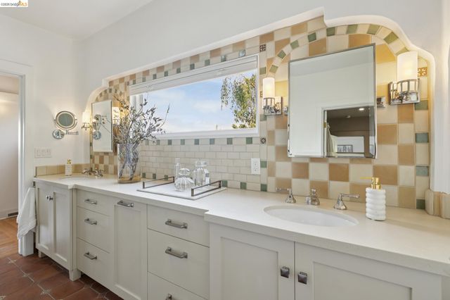 340 San Carlos Ave., Piedmont, CA 94611