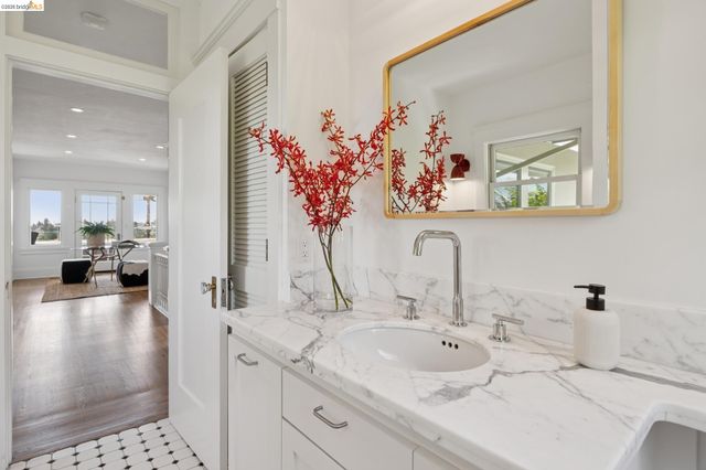 340 San Carlos Ave., Piedmont, CA 94611