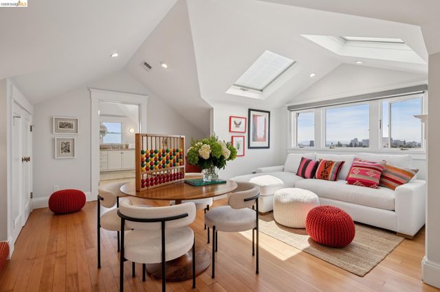 340 San Carlos Ave., Piedmont, CA 94611